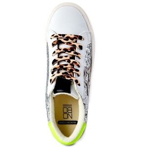 No Boundaries Women's Low Top Star Sneakers